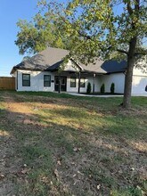 Building Photo - 1020 Crestland Ave