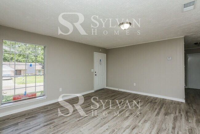 Foto del edificio - Enjoy living the good life in this 4 bedroom, 2 bathroom home