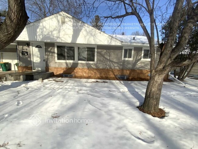 Building Photo - 3612 Commodore Dr