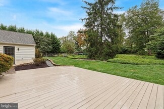 Building Photo - 1042 Tenby Rd