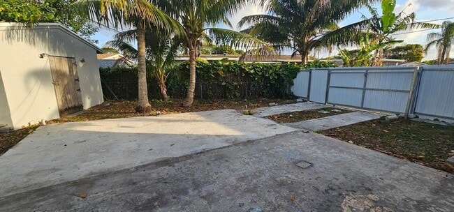 Foto del edificio - 870 NW 173rd Terrace