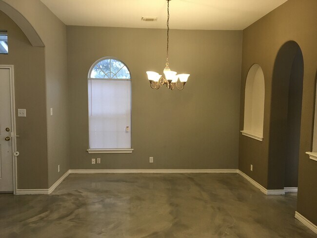 Foto del edificio - Welcome home to 824 Crossbranch!