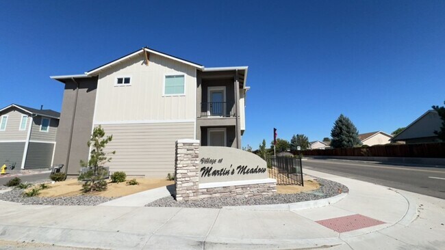 Foto del edificio - Charming & NEW! 2/2/2 Townhome in Gardnerville