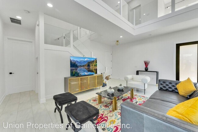 Foto del edificio - 5 br, 5 bath House - 10468 SW 32nd Ave