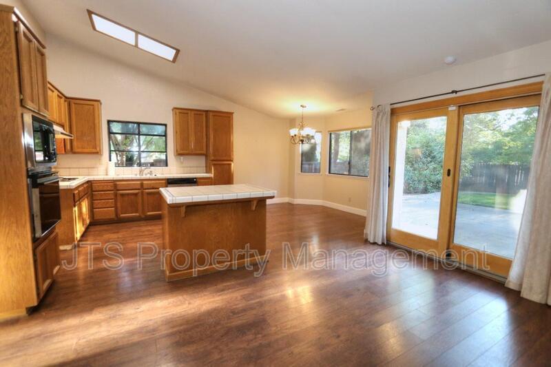 Primary Photo - 8401 Blossom Hill Ct