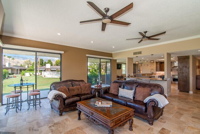 Foto del edificio - 5 Briarcliff Ct