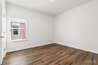 Building Photo - 3509 Abraham Dr