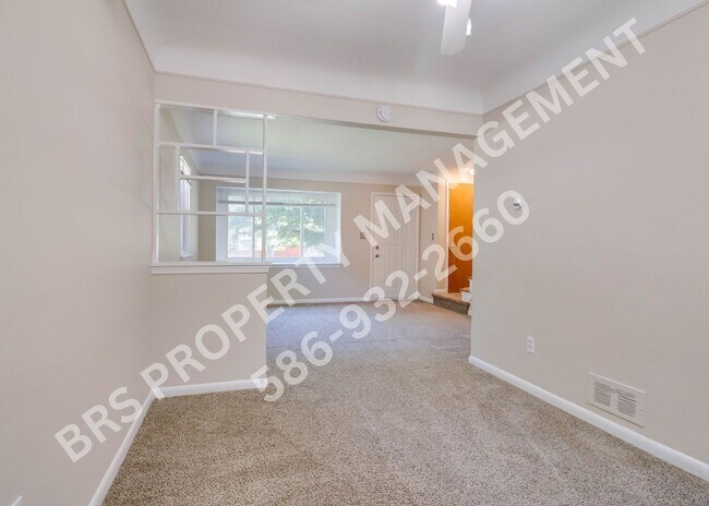 Foto del edificio - 2 bedroom duplex unit