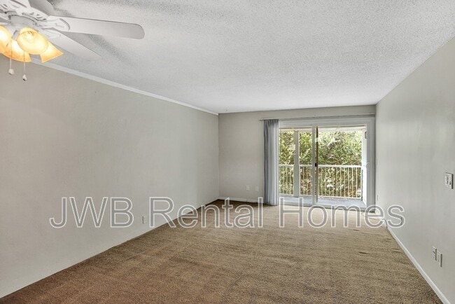 Building Photo - 1000 3rd St