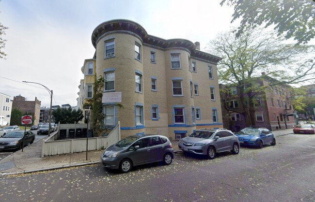 Building Photo - 132 Glenville Ave