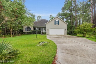 Building Photo - 907 Port Royal Ct