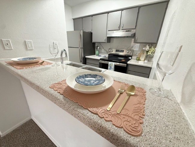 Building Photo - 3740 Little Rd