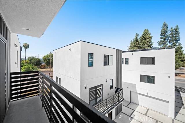 Building Photo - 6704 Kester Ave