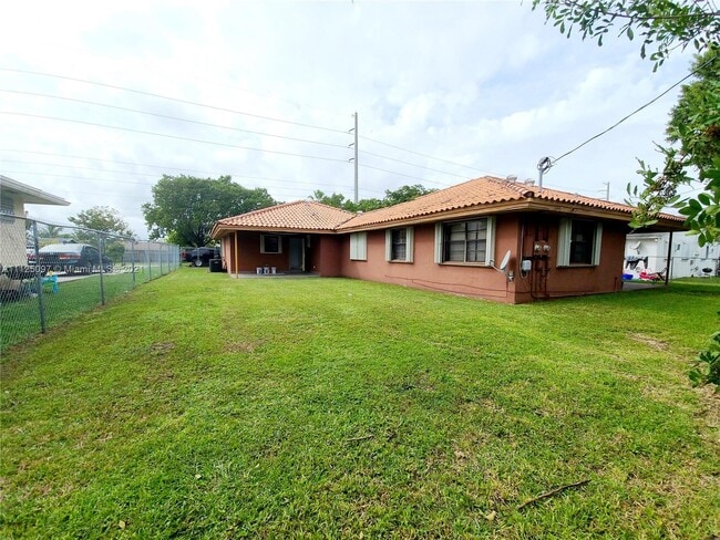 Building Photo - 17337 SW 107th Ave