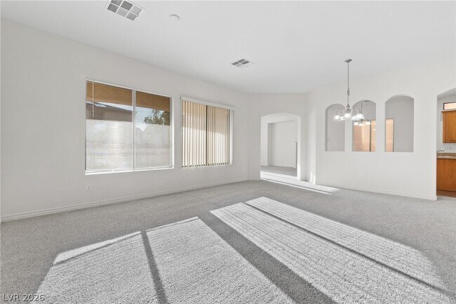 Foto del edificio - 6121 Broccoli St