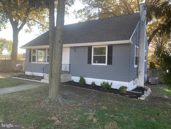 Building Photo - 409 Singley Ave