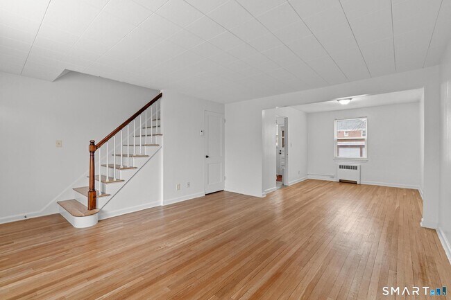 Building Photo - 52 Arnold Way