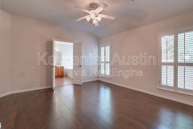 Building Photo - 2300 Garrett Cove