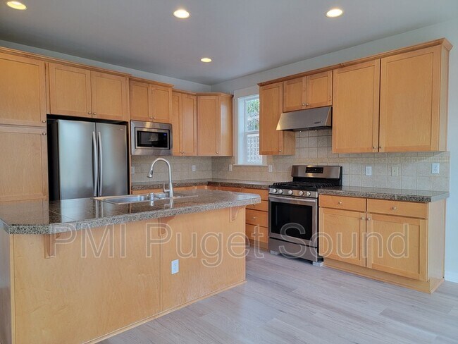 Building Photo - 576 Mount Baker Pl NE