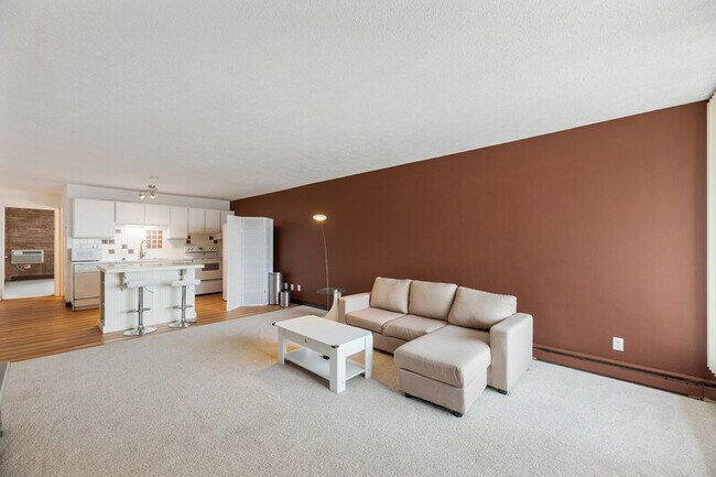 Foto del edificio - 2331 E Market St
