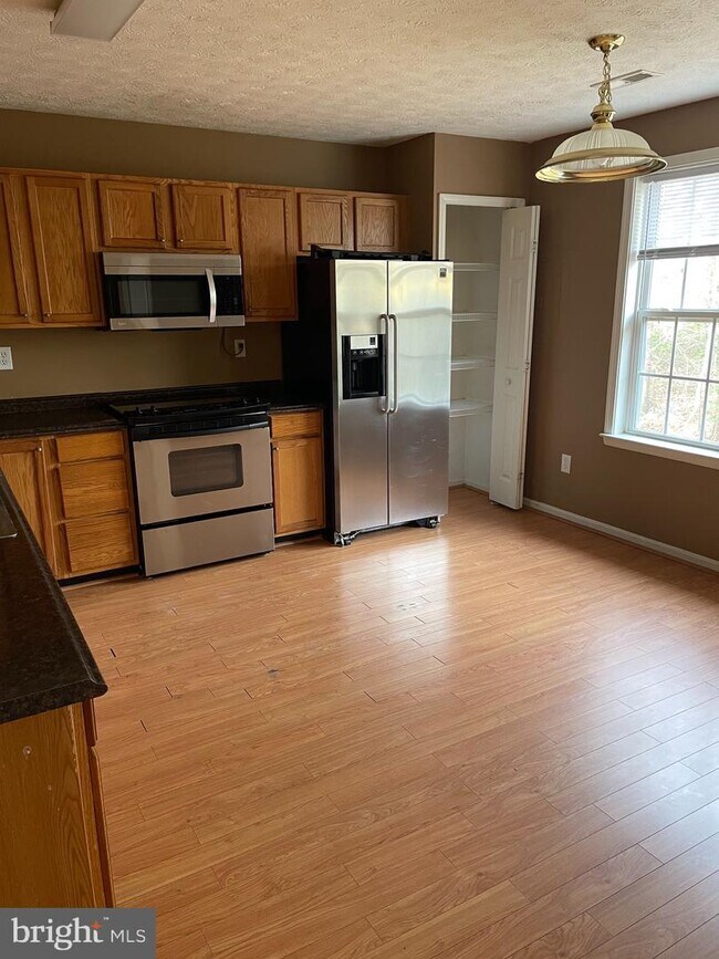 Building Photo - 9627 Coventry Creek Dr