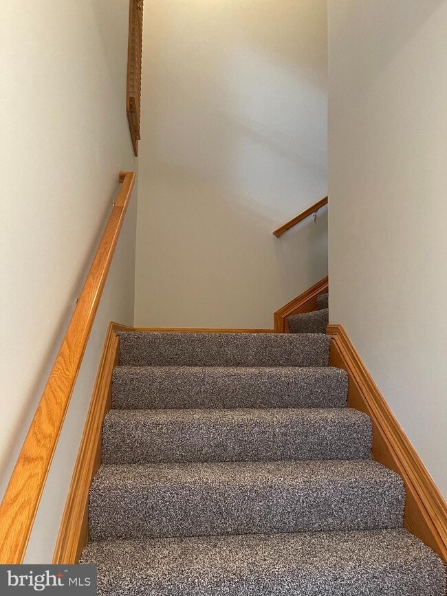 Foto del edificio - 22565 Chickadee Circle