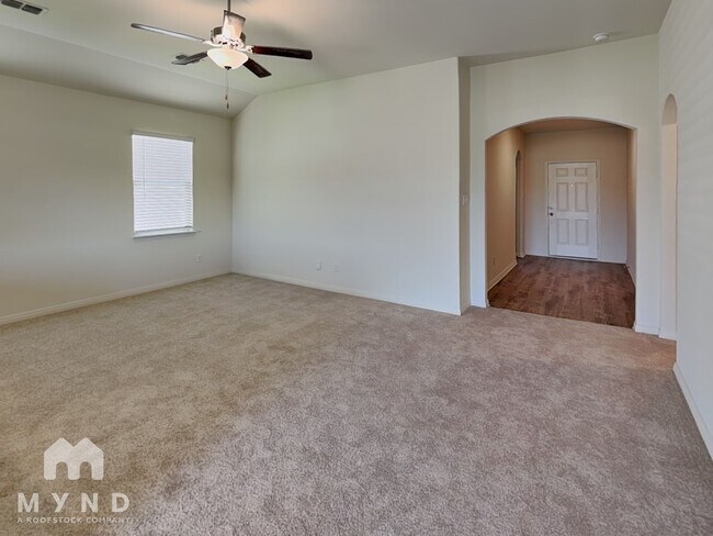Building Photo - 143 Bovine Dr