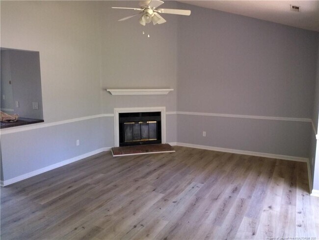 Foto del edificio - 132 Girard Ave