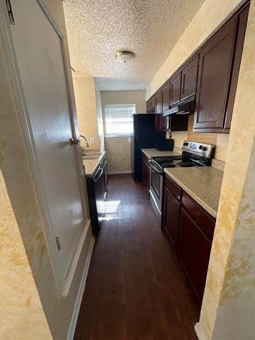 Foto del edificio - 2404 Windy Pine Ln