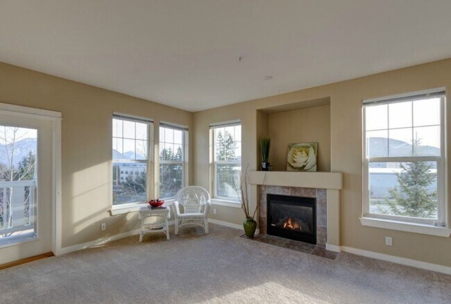 Foto del edificio - Sunny & Bright Upper Unit in Snoqualmie Ridge
