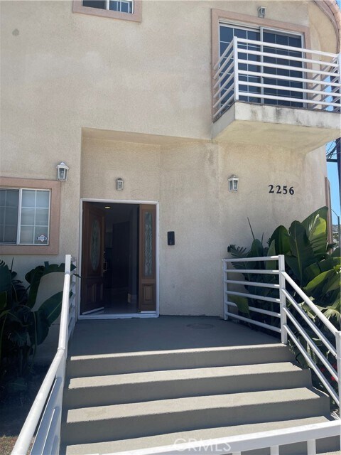 Building Photo - 2256 Montrose Ave