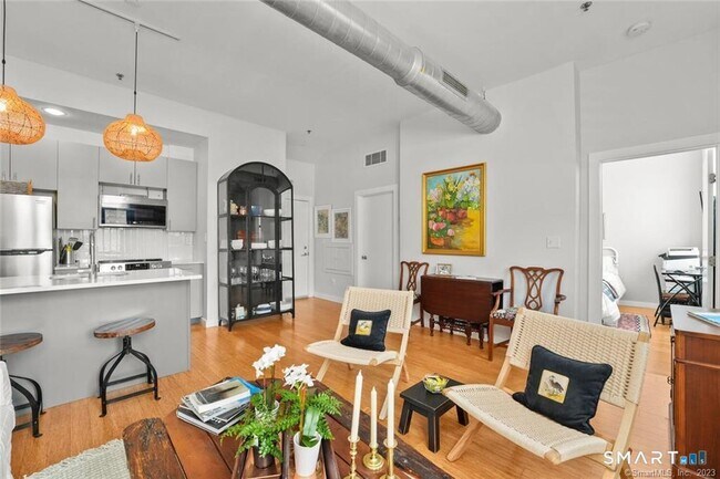 Foto del edificio - 881 Lafayette Blvd