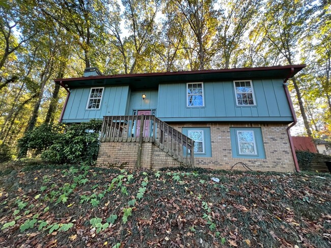 Building Photo - Watkinsville Gem Near Downtown!