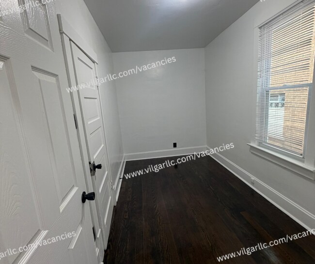 Foto del edificio - 1323 121st St