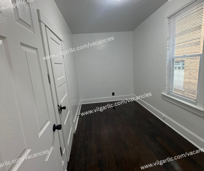 Building Photo - 1323 121st St