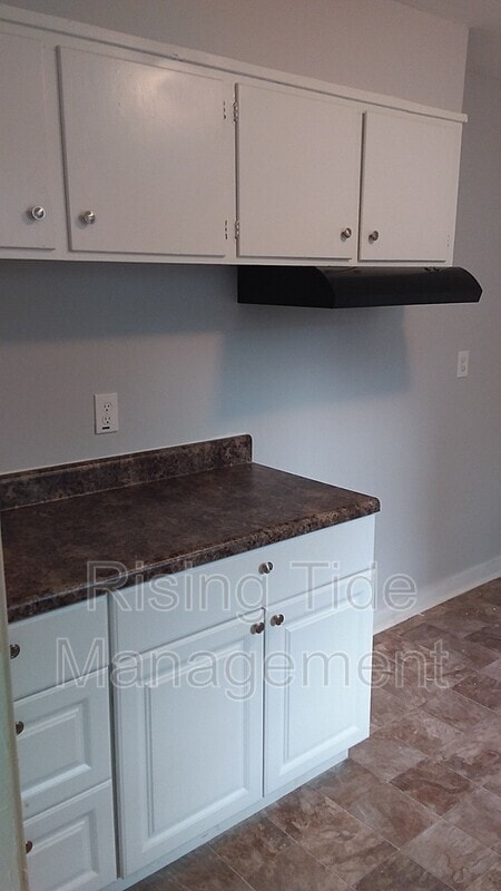 Building Photo - 1909 16th Ave N