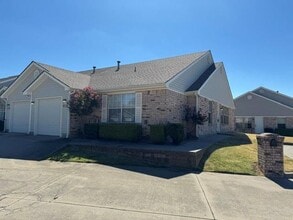 Building Photo - 1617 High Cir