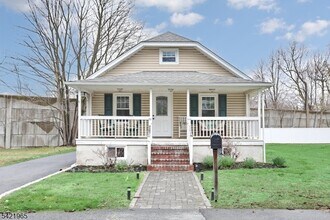 Building Photo - 60 Ramapo Ave