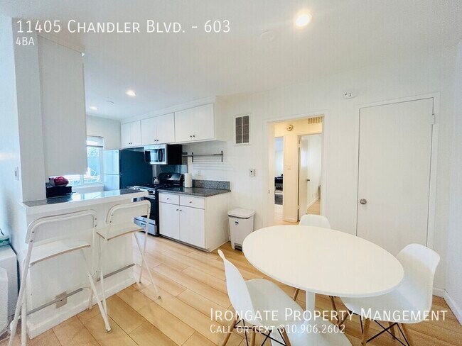 Foto del edificio - 11405 Chandler Blvd