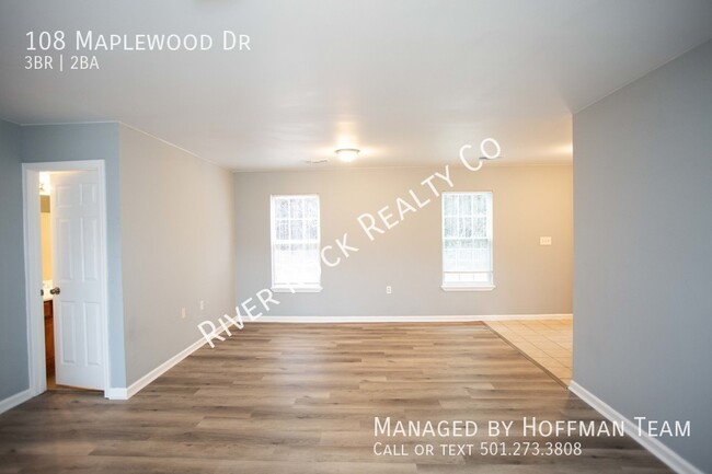 Foto del edificio - 108 Maplewood Drive - LEASE PENDING