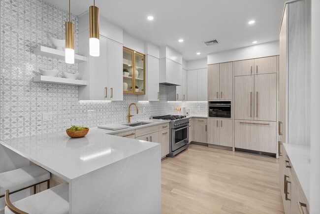 Foto del edificio - 1574 Beacon St