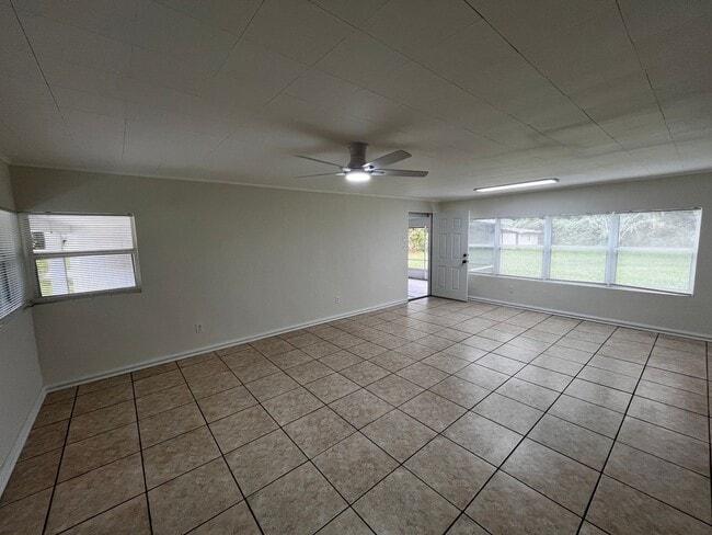 Foto del edificio - 1017 Hardwick Ave