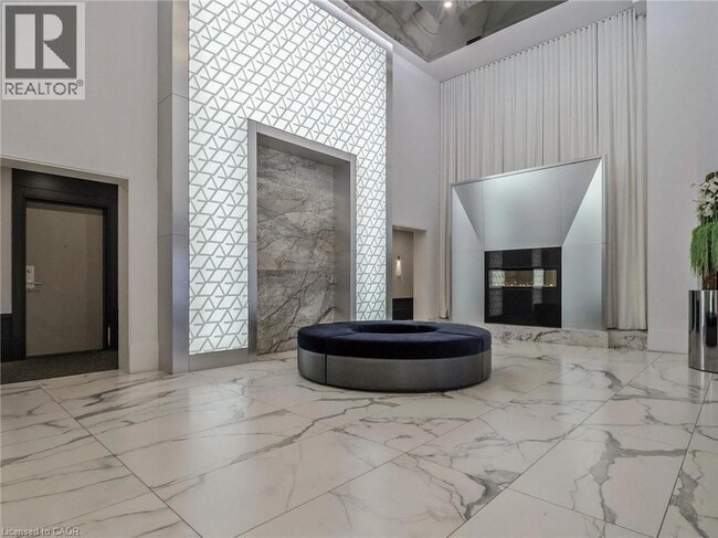 Building Photo - 16 Concord Pl