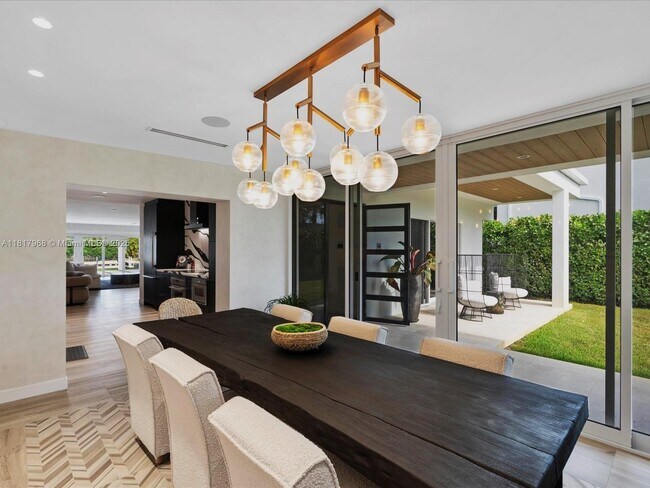 Foto del edificio - 2371 Bayview Ln