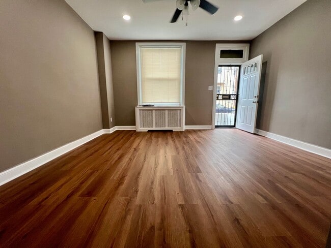 Building Photo - Stunning 2-Bedroom Townhome in Frankford! ...