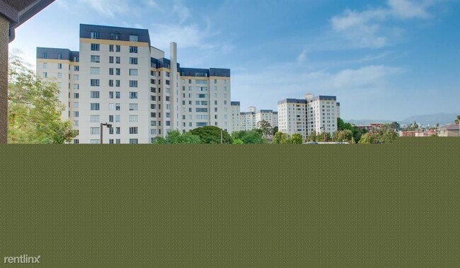 Building Photo - 2 br, 2 bath Condo - 5553 W 6th St Apt 2312
