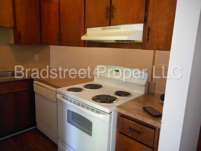 Building Photo - 6056 Warm Springs Ct