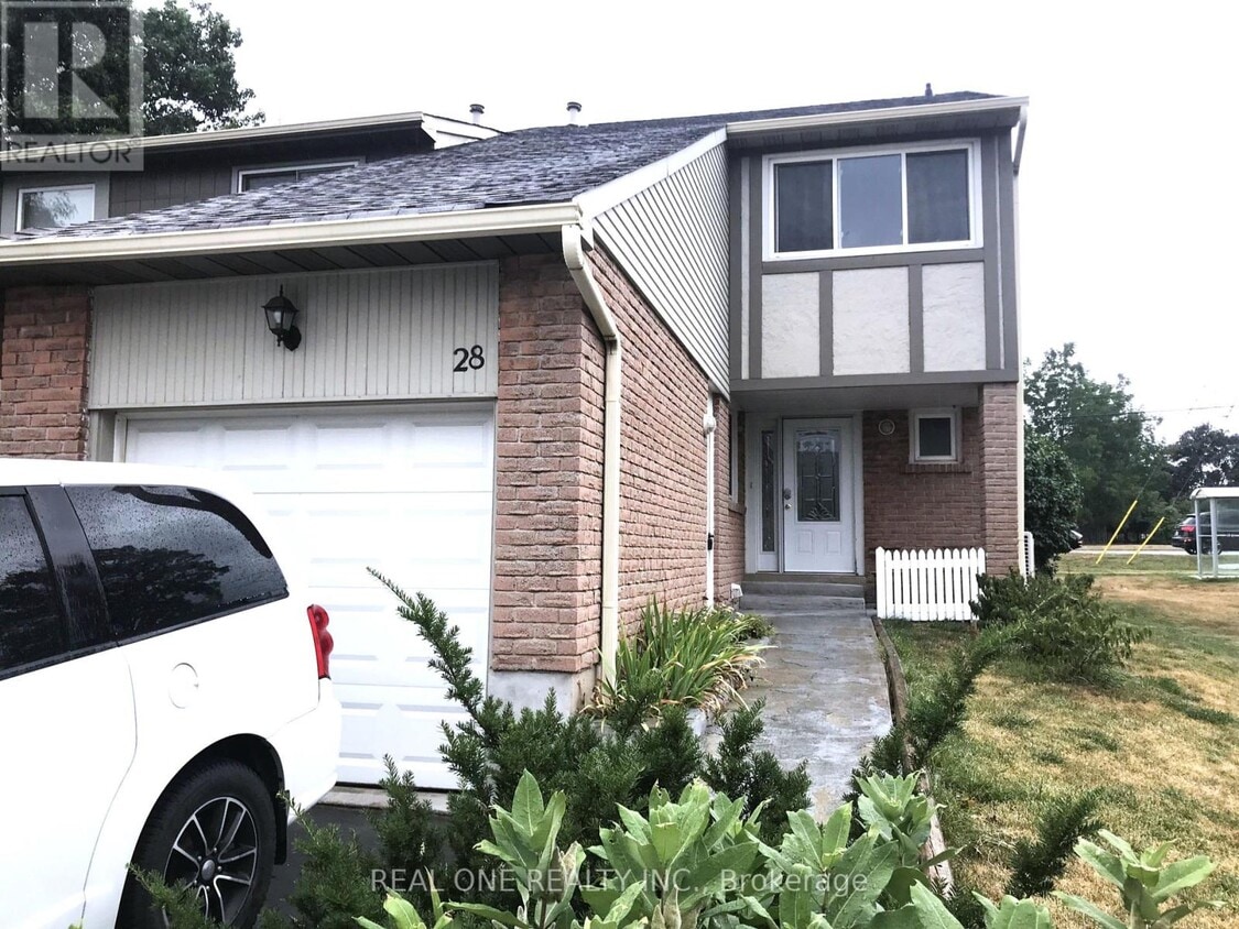 Primary Photo - 1580-1580 Lancaster Dr