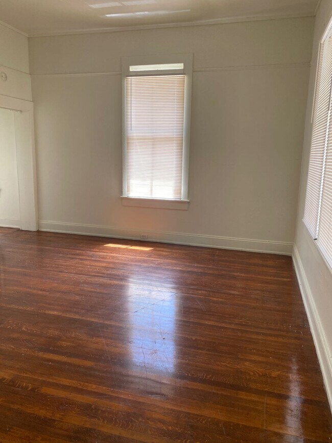 1316 Chamberlain Ave Unit A, Mobile, AL 36604 Apartments in Mobile, AL