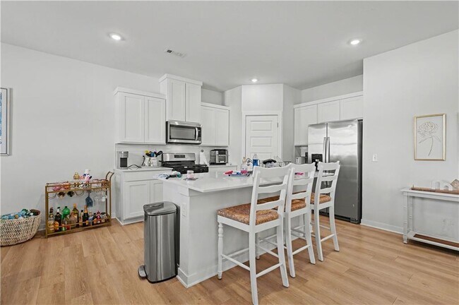 Foto del edificio - 4885 W Triangle St